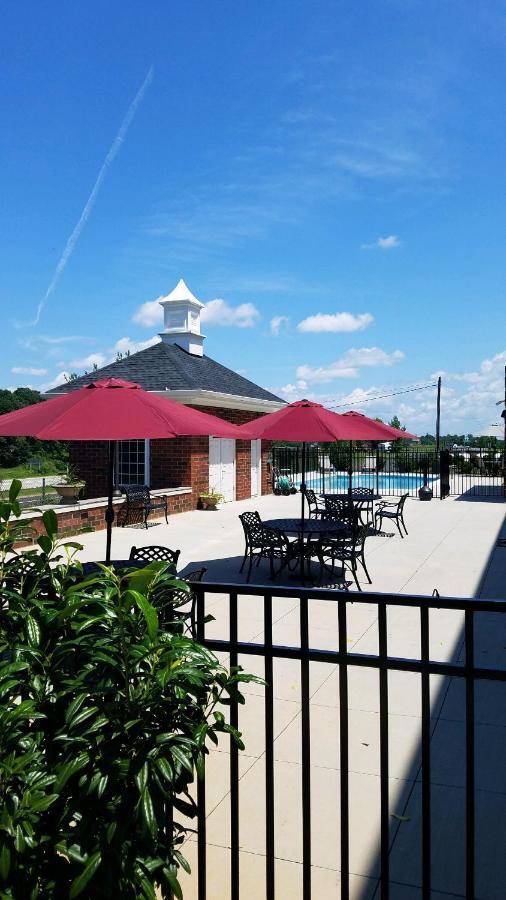 Appomattox Inn And Suites Exterior photo