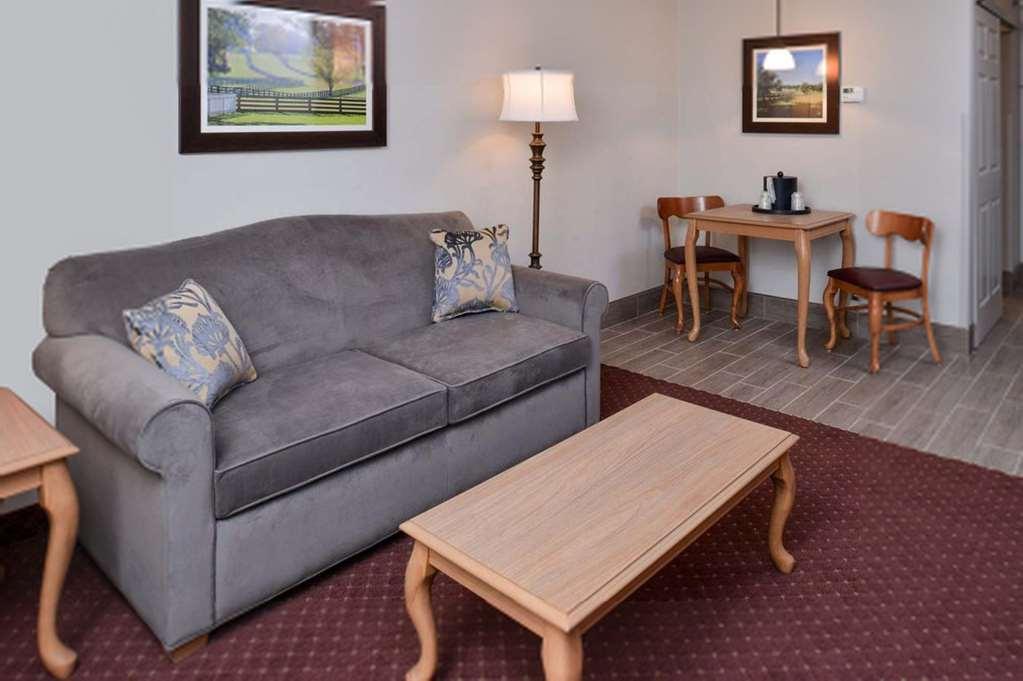 Appomattox Inn And Suites Room photo