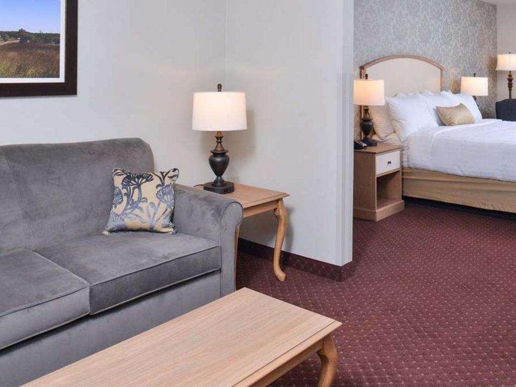 Appomattox Inn And Suites Room photo